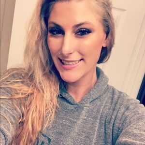 Meet your Posher, Andrea